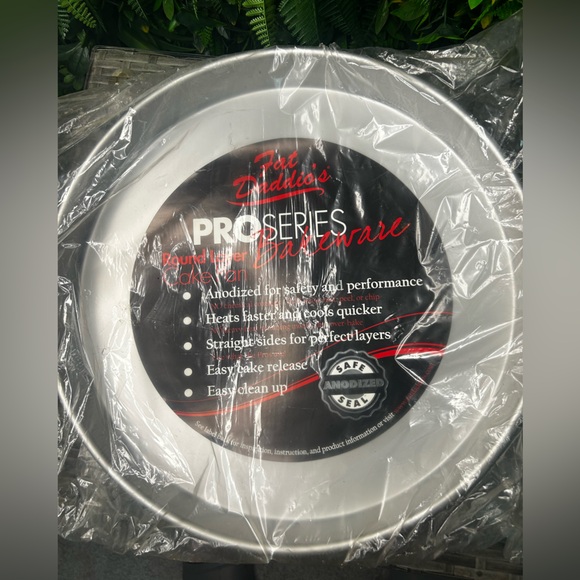 Fat Daddio's Round Layer Cake Pan - Picture 2 of 4